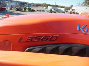 รถแทรกเตอร์อเนกประสงค์ Kubota L3560 มือสองสภาพดี พร้อมหัวตักหน้า LA805 37 แรงม้า มีจำหน่าย - Product Image 4