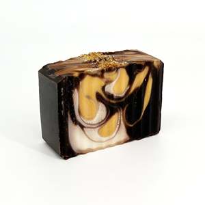 Savon Solide Artisanal au Beurre de Karité de Grand-Mère, Anti-Acné et Blanchissant, pour le Visage, le Bain et les Bébés - Product Image 3