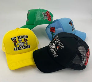 Casquettes de baseball ajustables personnalisées en sergé et maille, style trucker décontracté, en polyester, avec visière respirante en PVC, logo brodé et embossé - Product Image 5