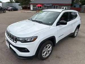 Jeep Compass 2024 en parfait état - Product Image 3