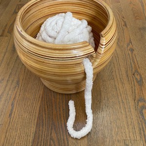 Bol à fil en bois lisse, fait main, écologique, style simple, portable, léger, forme personnalisée, avec fente pour le rangement des fils - Product Image 3