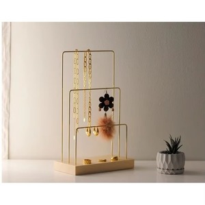 Soporte de joyería de 3 asas para pendientes, collares, anillos, elegante organizador de varios niveles para tocador y exhibición de tocador - Product Image 1
