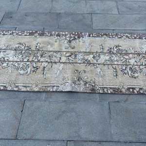 Tapis turc vintage 2,5x8,6 pieds, tapis de couloir brun en laine orientale - Product Image 3