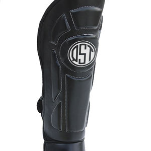 Fournisseurs en gros de protège-tibias de Muay Thai avec protection professionnelle en cuir, fabriqués pour le kickboxing, le MMA, la boxe, légers, logo OEM - Product Image 5