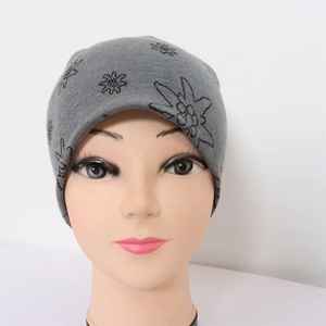 Vente en gros de bonnets unisexes en laine mélangée tendance, personnalisables, tricotés, couleur unie, chauds pour le printemps, pour les voyages - Product Image 2