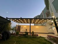 Pergola à arche rétractable moderne en alliage d'aluminium, finition thermolaquée, design écologique, montage facile, imperméable
