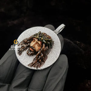 Colgante de Lujo Estilo Hip Hop con Diseño 3D de Dibujos Animados en Plata de Ley 925 y Diamantes Moissanita de Corte Brillante Redondo con Claridad VVS - Product Image 2