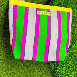 Bolso de viaje de playa a rayas ecológico personalizado cremallera reutilizable con etiqueta de logotipo neceser cosmético de nailon reciclado - Product Image 1