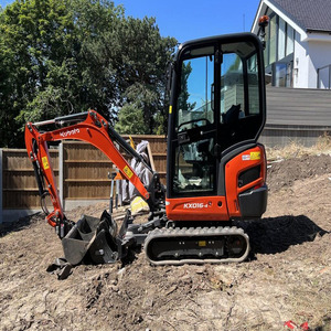 Excavadora compacta de ruedas de goma Kubota K008-5 U27-4 U55 Kx016-4 ideal para espacios reducidos y construcción urbana - Product Image 1