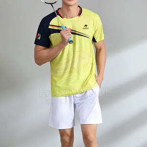 Uniforme de tennis pour hommes fabriqué au Pakistan, respirant, avec logo personnalisé imprimé sur le devant, avec des propriétés d'évacuation de l'humidité et de séchage rapide pour adultes - Product Image 4