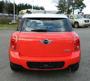 MINI Countryman FWD 2011 in vendita con basso chilometraggio, motore a benzina, auto usata in ottime condizioni e senza incidenti, offerta imperdibile, guida a sinistra. - Product Image 4