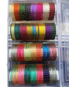 MN Exports - Juego de Brazaletes de Cristal con Diseño de Gotas de Lluvia, Transparentes con Textura Dorada Punteada, Pulseras de Moda para Mujer, 35 Colores, Regalo con Diseño Islámico - Product Image 6