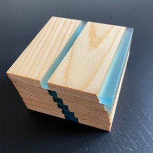 Posavasos de madera de mango de resina epoxi de alta calidad de diseño único Posavasos de té de madera hecho a mano de La India por Artesanías de calidad - Product Image 1