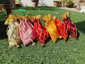 สีทอง Gota กระเป๋าผ้า potli ทำด้วยมือสำหรับเครื่องประดับถั่วของขวัญคริสต์มาส Diwali งานแต่งงานโปรดปราน - Product Image 2