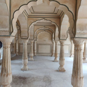 Columnas de Mármol Sólido Talladas a Mano y Pilares Decorativos de Piedra para Proyectos Arquitectónicos de Villas de Lujo, Hoteles y Exteriores - Product Image 1