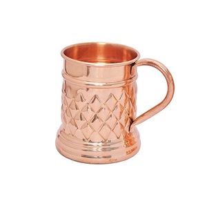 แก้วทองแดงทึบที่มีรูปลักษณ์ทำมือและรูปแบบการใช้งานที่ออกแบบมาสำหรับคอลเลกชันเครื่องดื่มที่ทันสมัยหรือตัวเลือกของขวัญ - Product Image 2