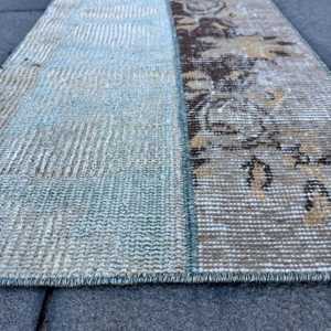 Alfombra Pequeña Vintage, Alfombra Turca de 1.8x2.6 pies, Alfombra de Lana Azul con Diseño de Patchwork - Product Image 5