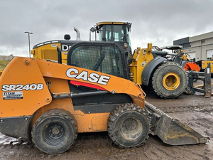 2019 Case IH TV450 Mini petite chargeuse compacte en caoutchouc et fer à chenilles/CASE SV280B Skid - Product Image 4