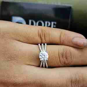 Élégantes bagues de fiançailles en moissanite de laboratoire, taille ronde brillante, à tige fendue, en acier inoxydable, certifiées IGI, pour cadeau de Saint-Valentin - Product Image 5