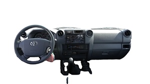 Para 76 HARDTOP Sedán de 5 Puertas con Tracción en las Cuatro Ruedas, Tapicería de Cuero Oscuro, Techo Panorámico, Cámara Trasera de 360° y Transmisión Automática - Product Image 4