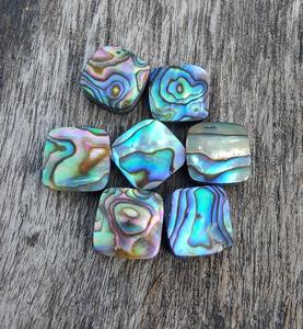 Abalone Shell Square Cushion Cabochon Natural Shell Gemstone para la fabricación de joyas Suministro de artesanía iridiscente - Product Image 3