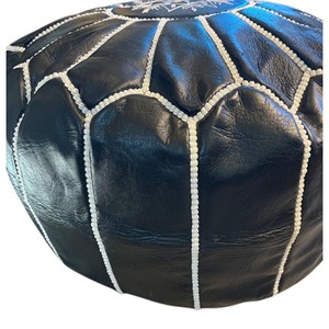 Pouf ottoman rond moderne pliable en cuir marocain, brodé à la main, coussin de sol pour salon et chambre à coucher - Product Image 2