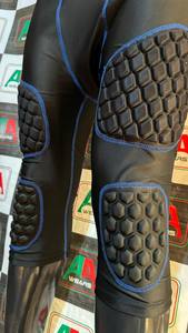 Shorts de compression rembourrés de protection noirs en EVA pour hommes, personnalisés pour le football américain, séchage rapide, parfaits pour les entraînements - Product Image 5