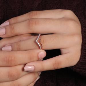 Bague Moissanite en forme de V taille brillante en argent sterling S925 plaqué or 18 carats bijoux empilables certifiés IGCI - Product Image 3