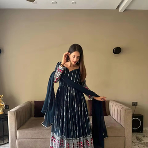 Venta al por mayor último diseñador desgaste del partido Faux Georgette completo pesado Secuencia de múltiples agujas bordado vestido de trabajo y pantalón con Dupatta - Product Image 6