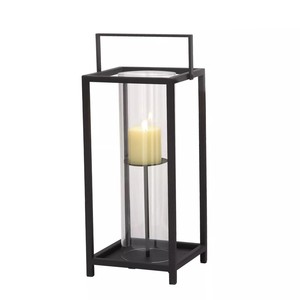 Esta linterna versátil agrega un toque de sofisticación y ambiente cálido a cualquier ambiente para la decoración del hogar y la boda disponible. - Product Image 1