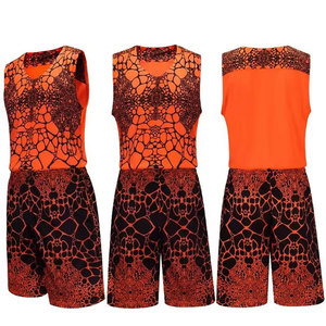 Uniforme de baloncesto por sublimación unisex personalizado profesional, ropa deportiva para jóvenes con logotipo impreso, venta al por mayor de Pakistán - Product Image 1