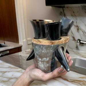 Corne d'hydromel polie de style Game of Thrones avec support en bois Tasse à boire médiévale Viking Ale - Product Image 2