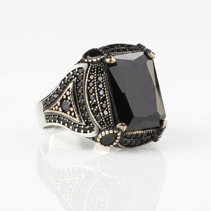 Anillo Beelo de Plata con Circonita Cuadrada, Plata de Ley 925, Baño de Rodio Negro, Engaste de Garras, Estilo Étnico, Origen Turco para Hombre - Product Image 1