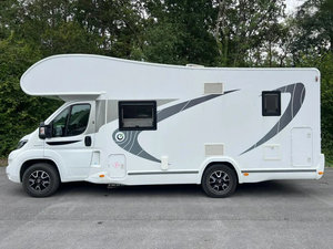 Autocaravana Chausson Flash C656 de Acero 2018 - Emisión Euro 6, Capacidad para 4-6 Personas - Product Image 5