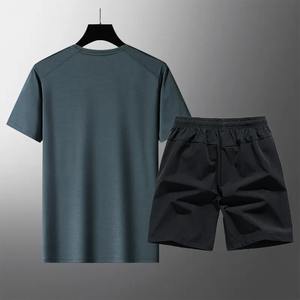 Costume de sport et de loisirs à manches courtes en soie de glace taille OEM hommes été mince respirant confortable T-shirt short costume deux pièces - Product Image 3