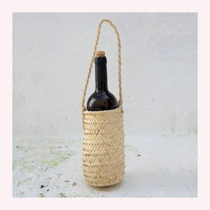 Envoltura de botella de ratán rústico elegante y algas marinas Acentos de animales hechos a mano para espacios de vida modernos de lujo ecológico - Product Image 6