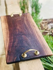 Bandeja de madera personalizada grande 2024 con mango de Metal, bandeja para servir alimentos de madera de olivo, bandeja para servir desayuno epoxi para fiestas - Product Image 2