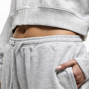 Survêtement en coton imprimé deux pièces à manches longues pour femmes Vêtements d'hiver au design solide - Product Image 6