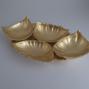 Serveur de fruits secs en aluminium de qualité supérieure avec trois compartiments à feuilles liées en finition or brillant conçu pour les repas décoratifs - Product Image 3