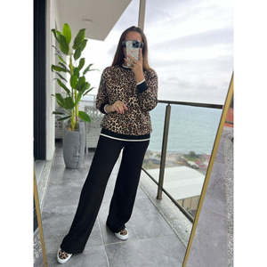 Ensemble deux pièces pour femme, chemisier à manches longues à col rond imprimé léopard et pantalon en viscose à deux fils, 37565 - Léopard - Product Image 4