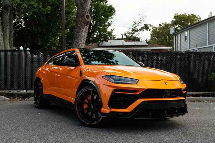 Used 2022 La_mb_or-gh-ini Ur_us AWD