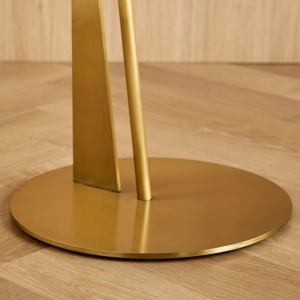 Mesa auxiliar moderna de forma cuadrada superior de cristal con base de metal, perfecta para sala de estar, cafetería, oficina y espacios elegantes de la India - Product Image 2