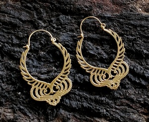 Boucles d'oreilles bijoux finis en laiton doré Boucles d'oreilles créoles artisanales pour filles - Product Image 1