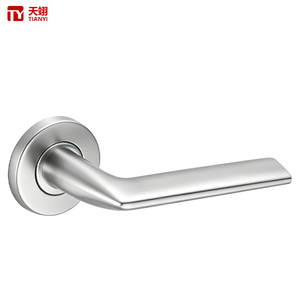 กุญแจล็อคแบบก้านตรงสไตล์มินิมอล Tianyi Modern Chamfered Lever ผลิตจากสแตนเลสขัดเงา สำหรับตู้เสื้อผ้า ตู้เก็บของ คุณภาพพรีเมียม - Product Image 1