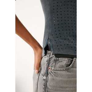 Blusa sin mangas con pedrería - Product Image 5