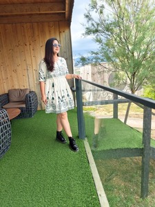 Robe bohème indienne pour femmes tissée à la main en coton biologique imprimé floral à la mode vêtements d'été Design décontracté durable naturel - Product Image 2