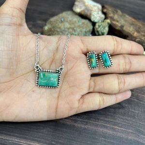 Collier en argent sterling fait à la main Kingman Turquoise ensemble de boucles d'oreilles bijoux élégants du sud-ouest pour les femmes tenue unique - Product Image 1