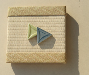 (ลด 10%) แผ่นรองพื้นทาทามิอเนกประสงค์ ขนาด 150*150 มม. สำหรับห้องหลากหลายประเภท เช่น ห้องนอน ห้องรับประทานอาหาร บ้าน สำนักงาน โรงเรียน โรงแรม ห้องนั่งเล่น โกดัง - Product Image 3