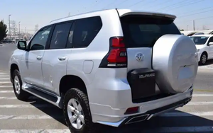 Toyota Land Cruiser Prado 2022 en Venta con Asientos de Cuero, Interior Oscuro, Volante a la Izquierda y Energía Eléctrica, Neumáticos R18 - Product Image 5