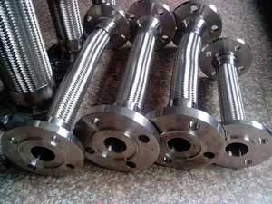 Tuyau flexible en acier (raccord à bride, femelle et camlock) - Product Image 3